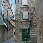 And Kudelik Centar Трогир