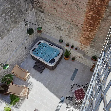 And Kudelik Centar * Trogir